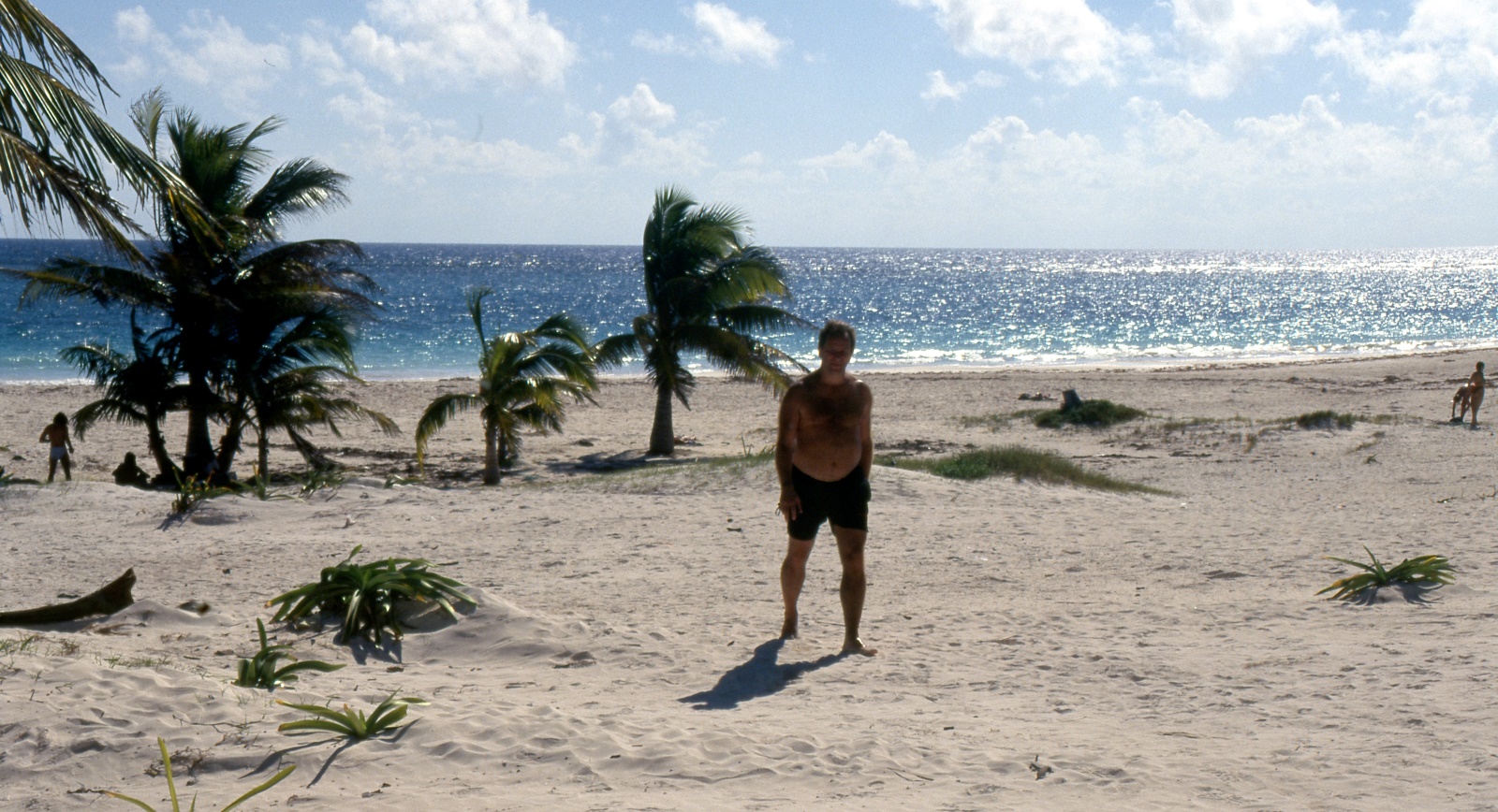 19961122 101   Tulum Don Armando Cabanas   Mexico Dias Film 01 Fnr 902 03